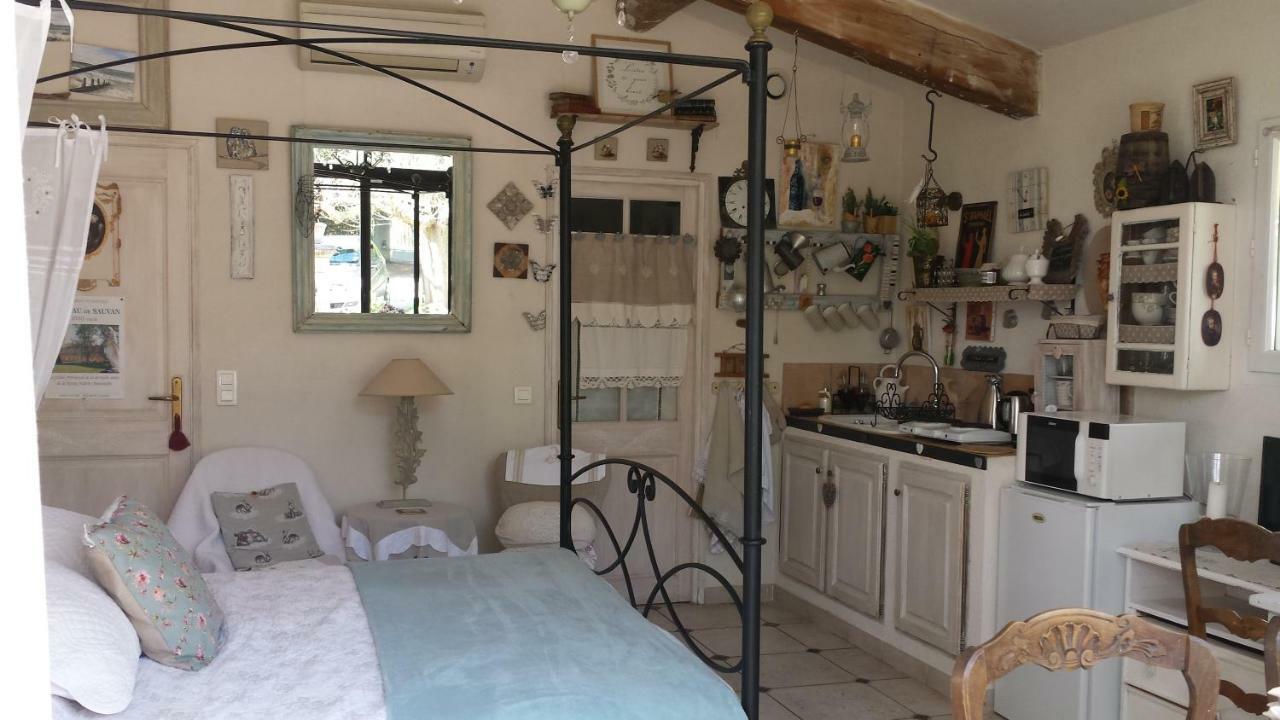 L'Oustalet Lägenhet La Tour-dʼAigues Exteriör bild